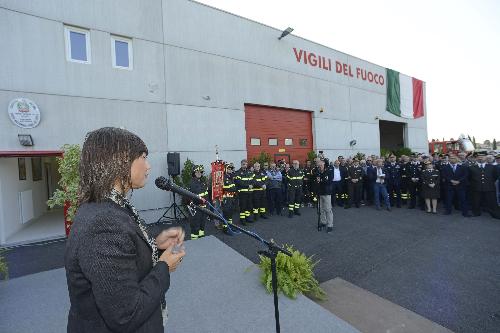 Debora Serracchiani (Presidente Regione Friuli Venezia Giulia) interviene all'inaugurazione del nuovo distaccamento dei volontari dei Vigili del fuoco - Latisana 27/09/2017